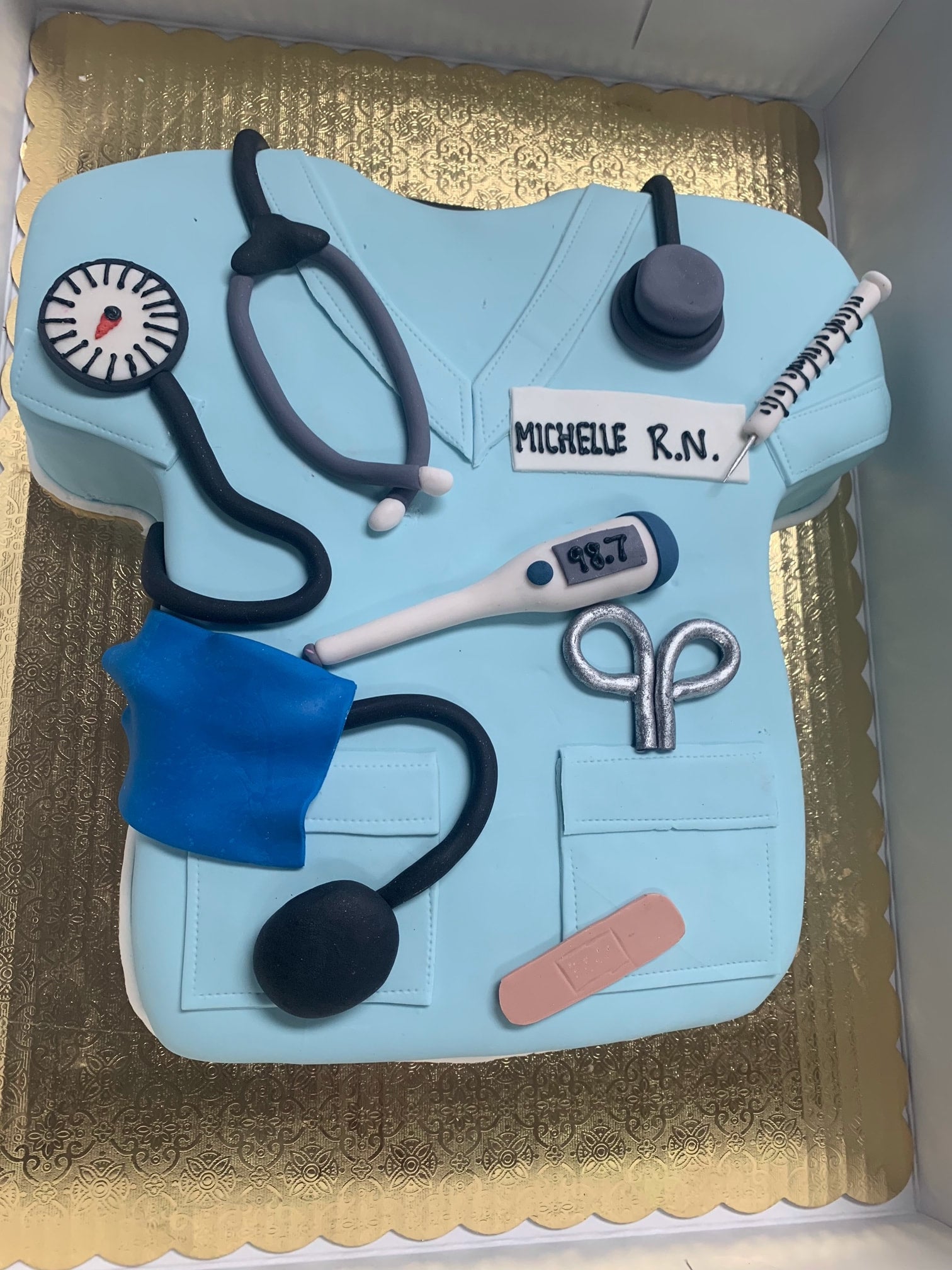 Stethoscope Cake | Nursing cake, Medical cake, Cake decorating frosting